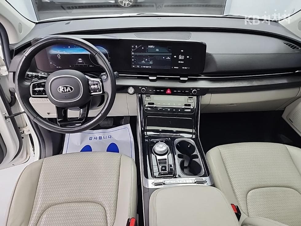 Kia Carnival 4th generationD2.2 9-seater Signature - 7