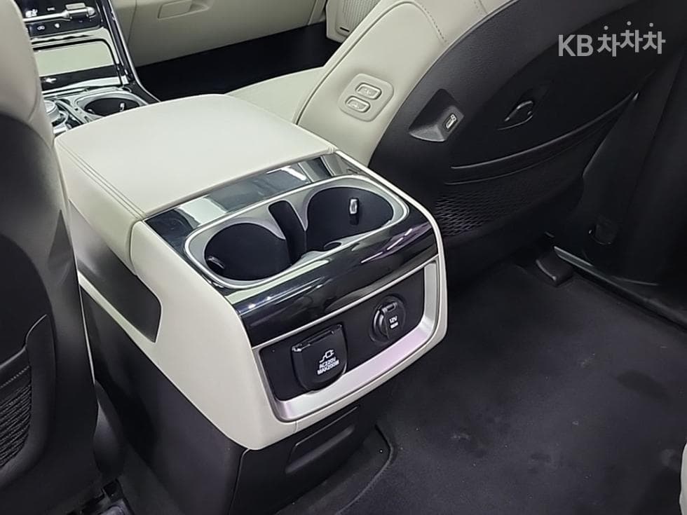 Kia Carnival 4th generationD2.2 9-seater Signature - 15