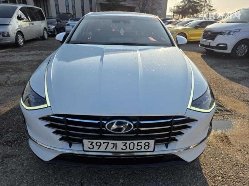 Hyundai Sonata (DN8)2.0 LPG Rental car Style