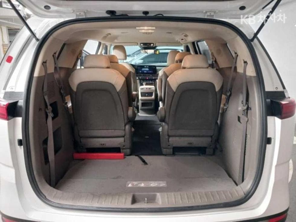 Kia Carnival 4th generationD2.2 9-seater Prestige - 18