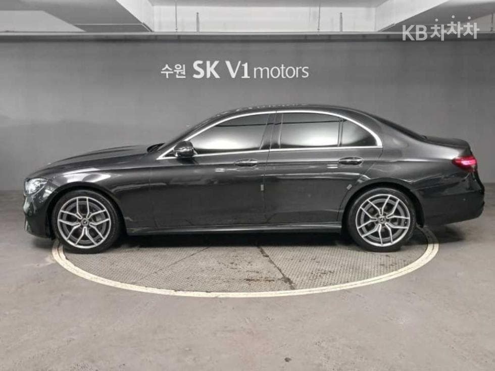 Mercedes-Benz E-Клас (W213)E220d 4MATIC AMG Line - 3