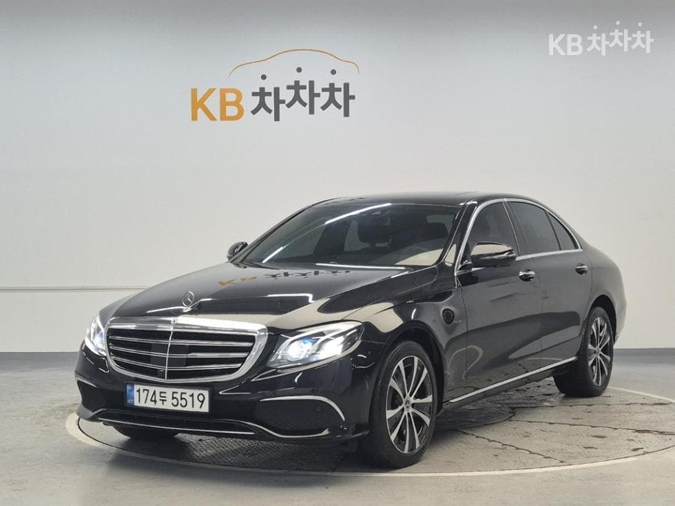 Mercedes-Benz E-Class (W213) E300e 4MATIC Exclusive - Image 1
