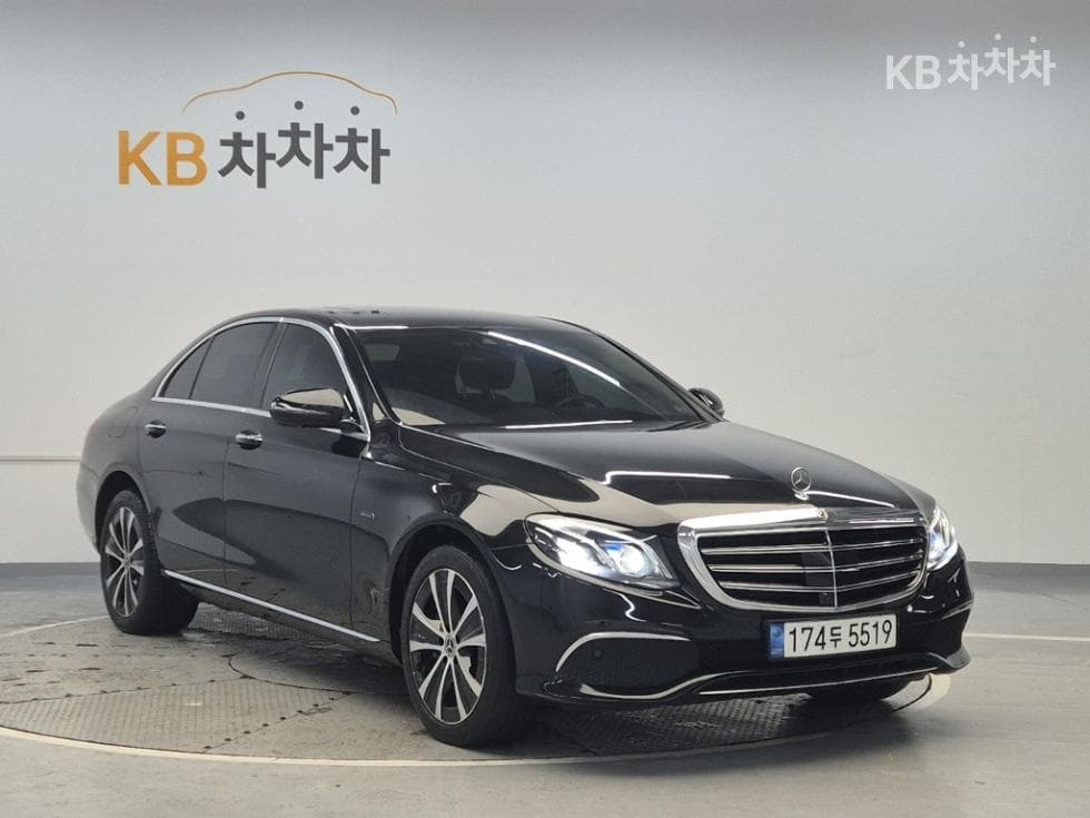 Mercedes-Benz E-Class (W213)E300e 4MATIC Exclusive - 4