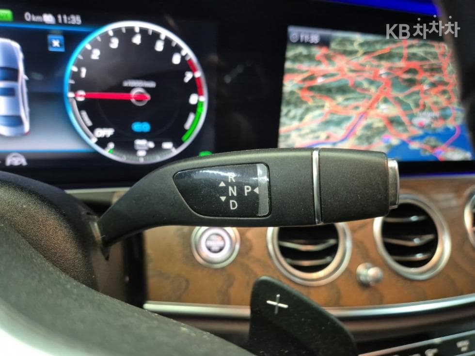 Mercedes-Benz E-Class (W213)E300e 4MATIC Exclusive - 8