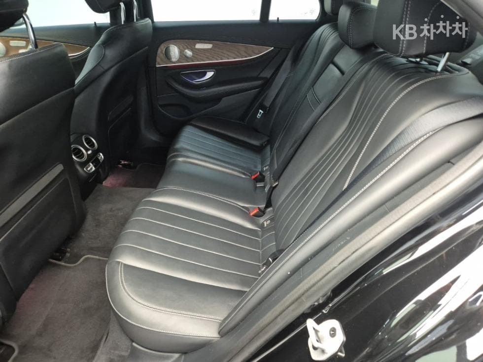 Mercedes-Benz E-Class (W213)E300e 4MATIC Exclusive - 12