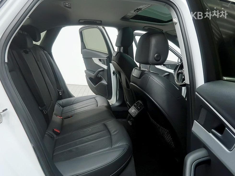 Ауди A4 (B9)40 TFSI - - 12