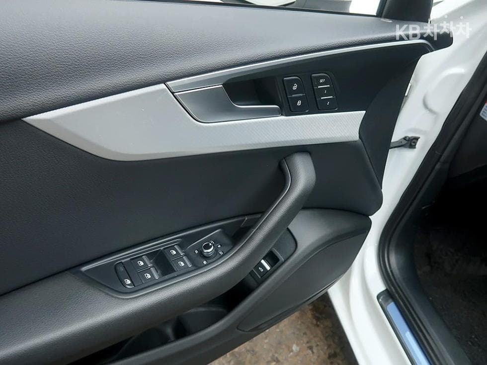 Ауди A4 (B9)40 TFSI - - 14