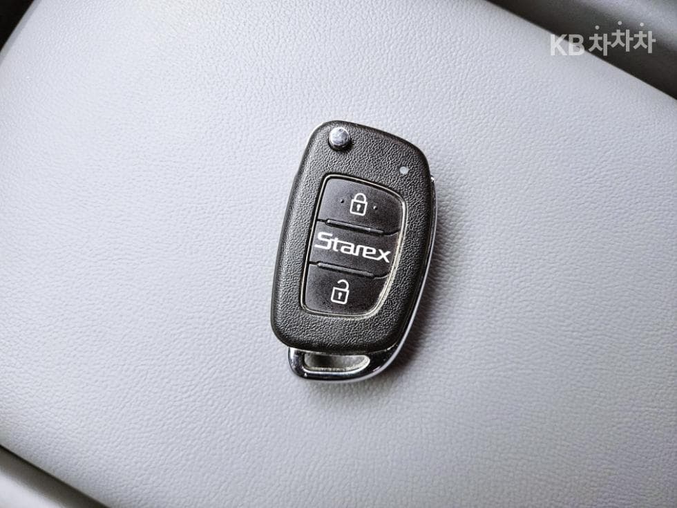 Хюндай The New (фейслифт) 그랜드 Star렉스어반 9-местен Premium - 21