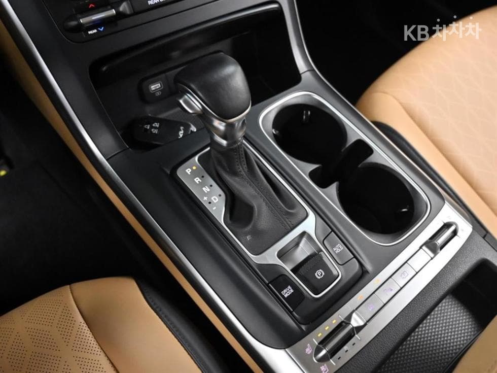 Киа Канивал 4-то поколениеG3.5 GDI 11-местен Престиж - 9