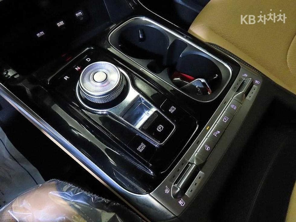 Киа Канивал 4-то поколениеD2.2 9-местен Signature - 12