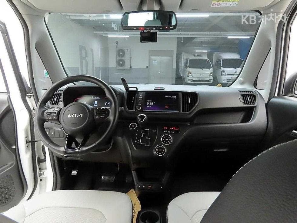 Kia The New (facelift) Kia Ray (van)1.0 Gasoline Prestige - 8