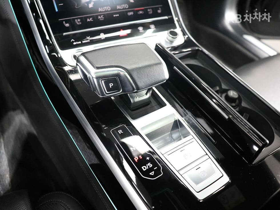 Ауди A8 (D5)55 TFSI Quattro LWB - 8