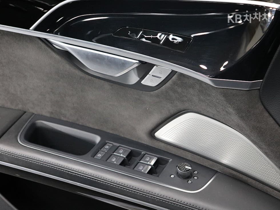 Ауди A8 (D5)55 TFSI Quattro LWB - 10