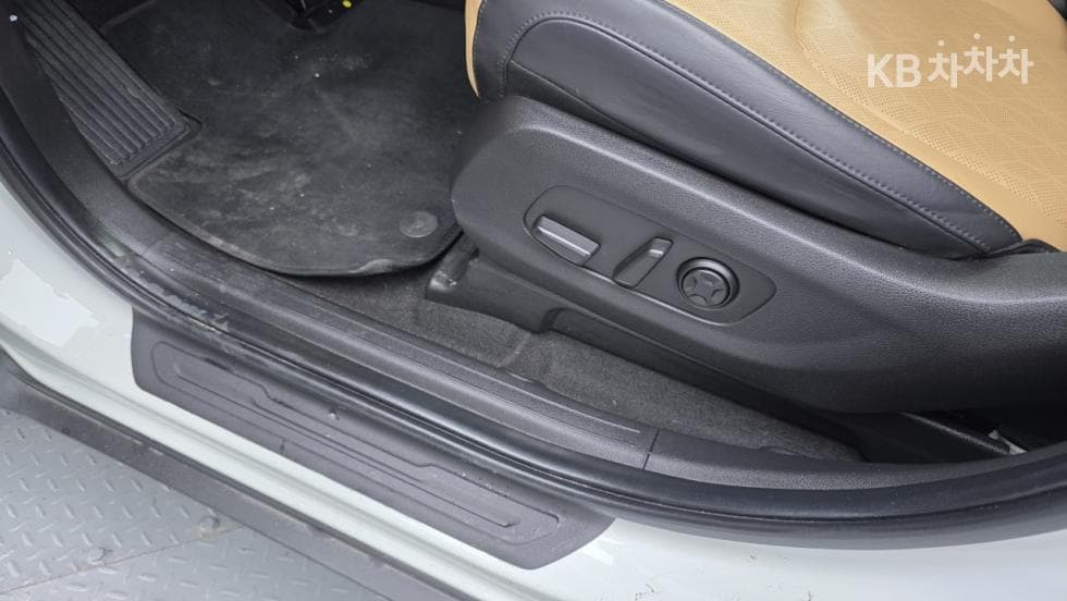 Киа Канивал 4-то поколениеD2.2 9-местен Noblesse - 10