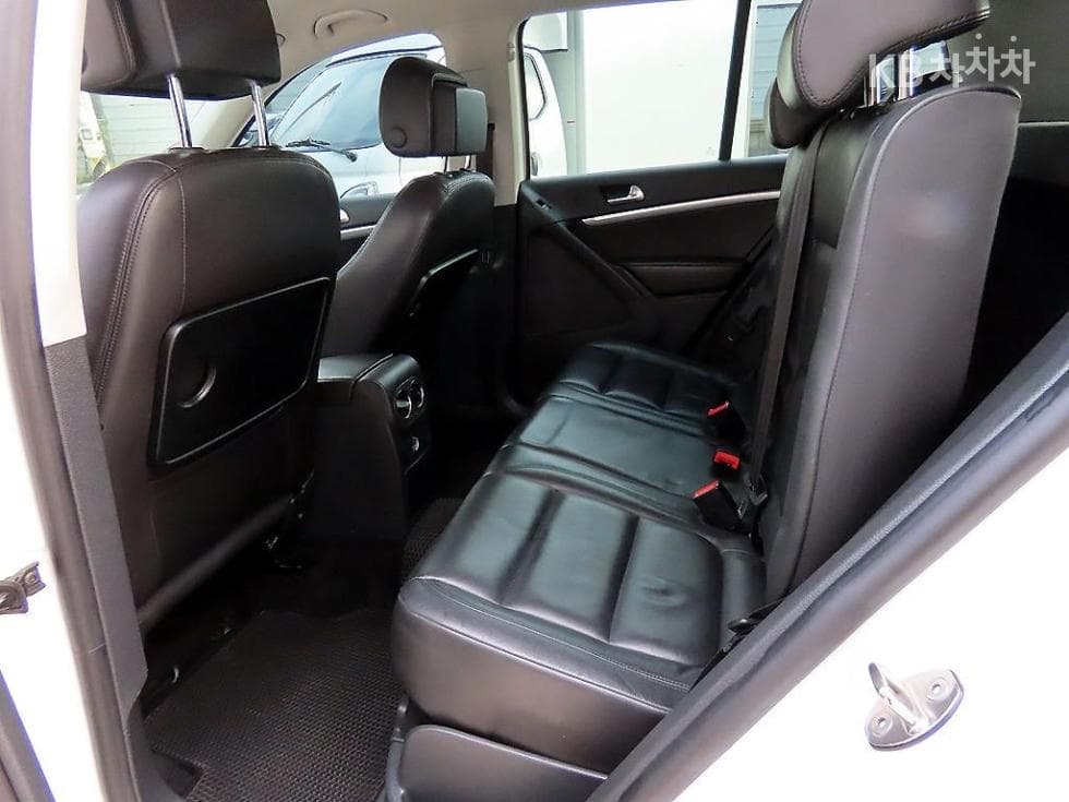 Volkswagen Нов Tiguan2.0 Турбо Дизел Инжекция Premium 5N - 6