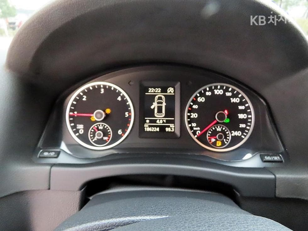 Volkswagen Нов Tiguan2.0 Турбо Дизел Инжекция Premium 5N - 9