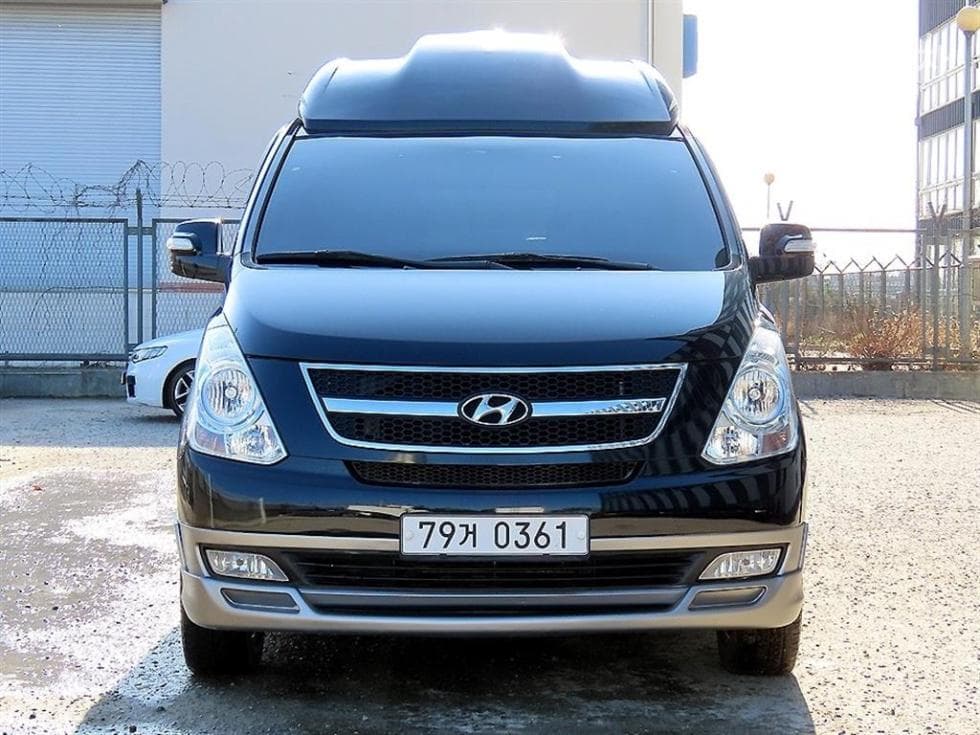 Хюндай Гранд Старекс 11-местен Лимузин 4x4 Стандартен - Image 1