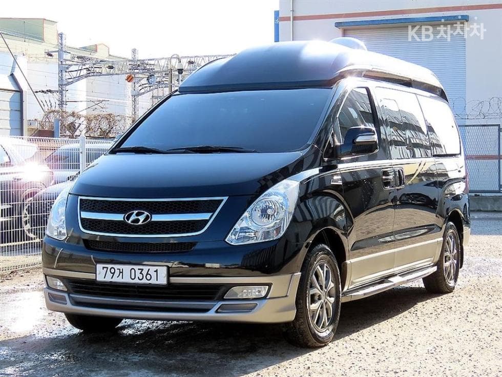 Хюндай Гранд Старекс11-местен Лимузин 4x4 Стандартен - 2