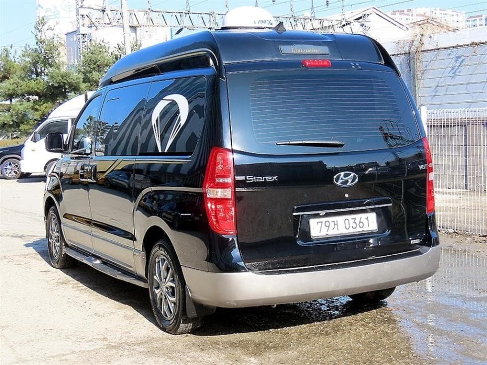 Хюндай Гранд Старекс11-местен Лимузин 4x4 Стандартен - 3
