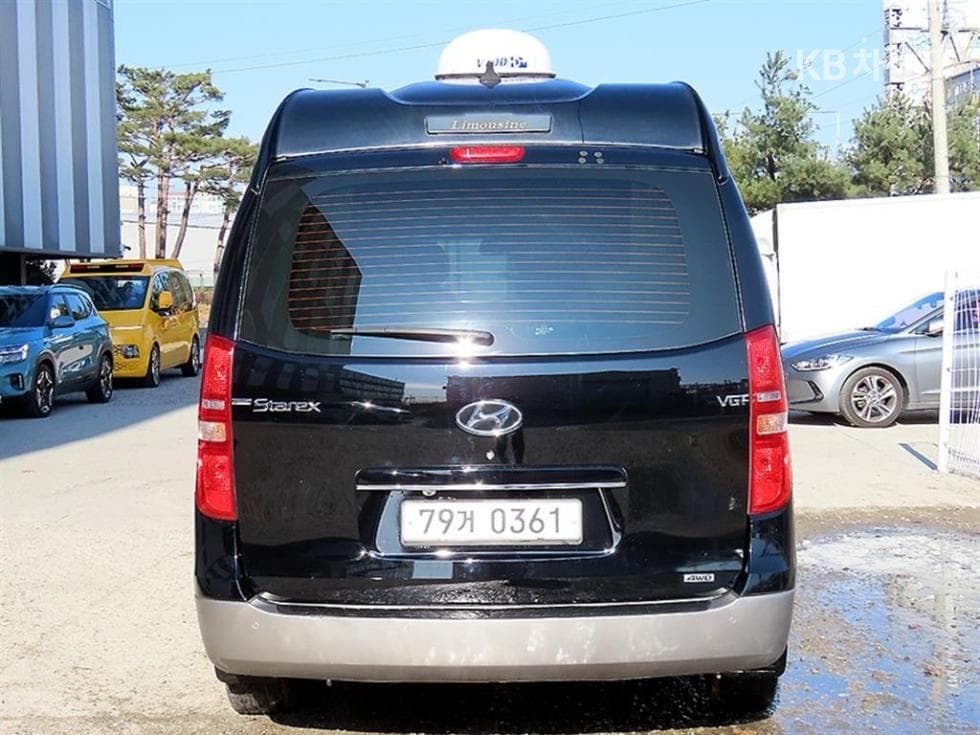 Хюндай Гранд Старекс11-местен Лимузин 4x4 Стандартен - 4