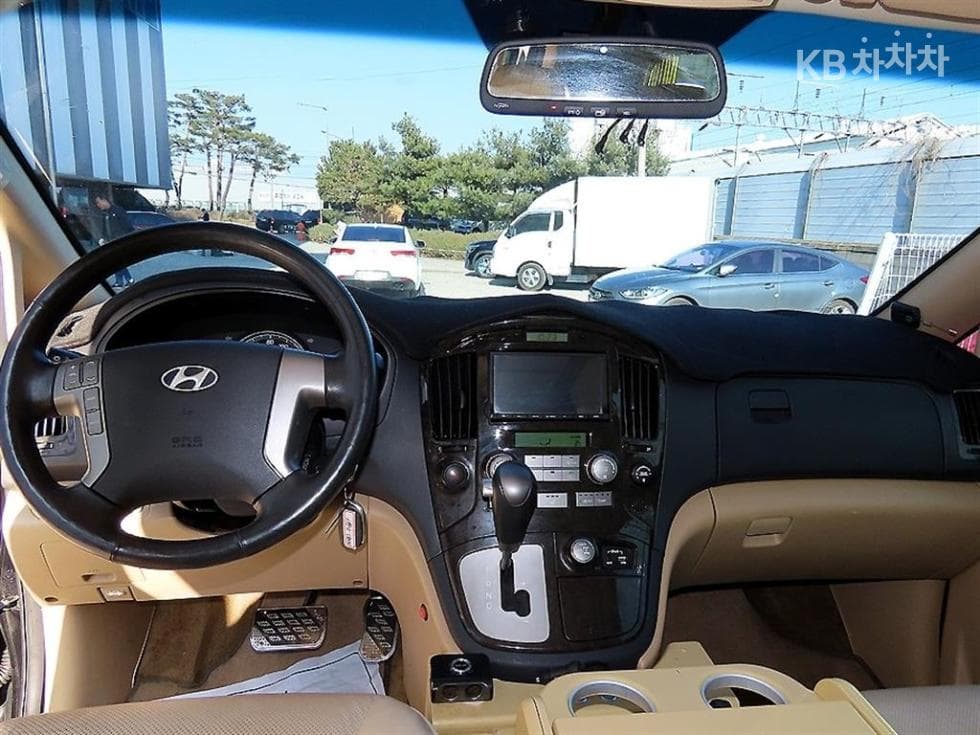 Хюндай Гранд Старекс11-местен Лимузин 4x4 Стандартен - 8