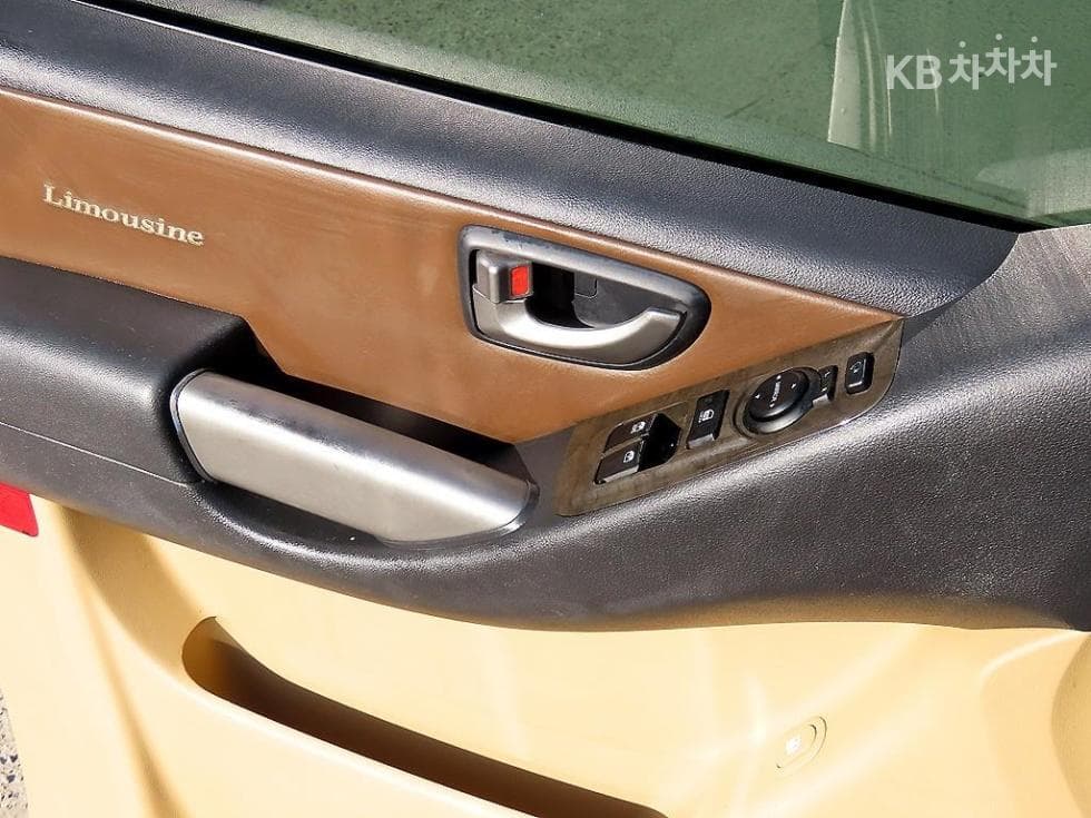 Хюндай Гранд Старекс11-местен Лимузин 4x4 Стандартен - 12