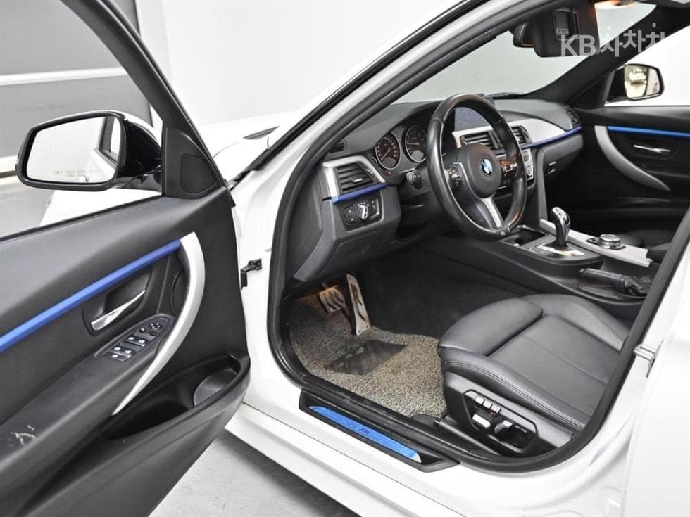BMW Нов3 Серия320i Седан M스포츠 F30 - 5