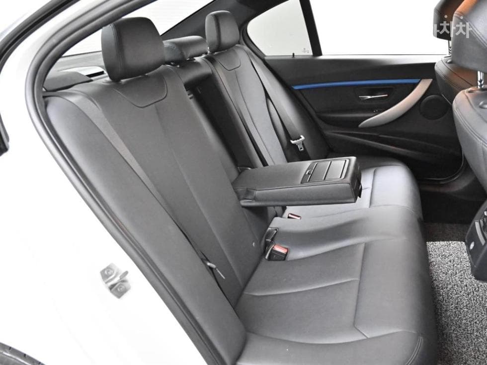 BMW Нов3 Серия320i Седан M스포츠 F30 - 7