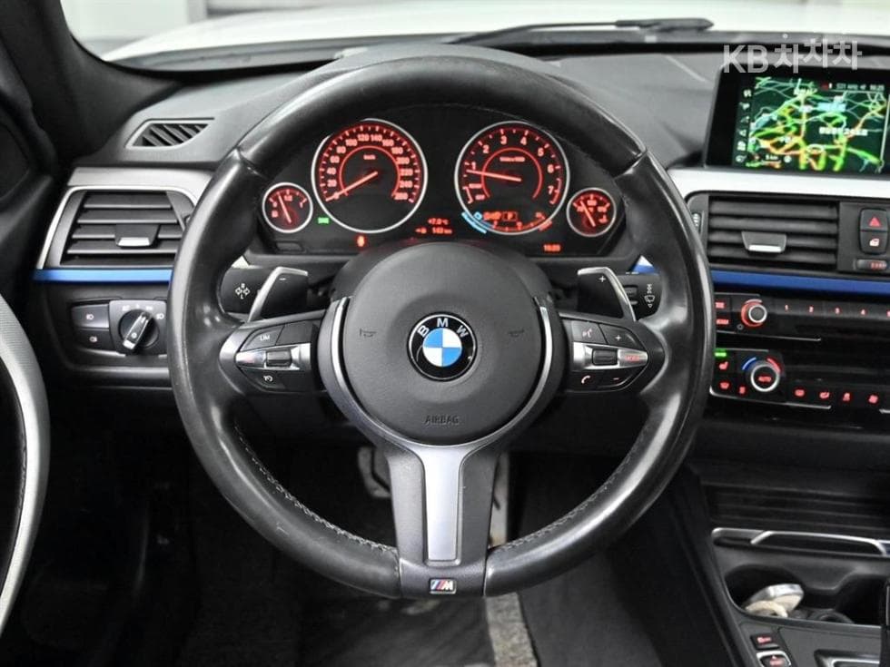 BMW Нов3 Серия320i Седан M스포츠 F30 - 9