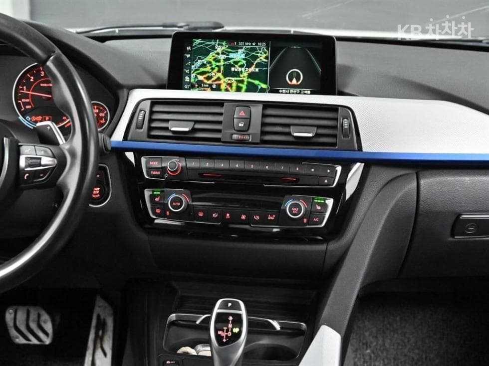 BMW Нов3 Серия320i Седан M스포츠 F30 - 11