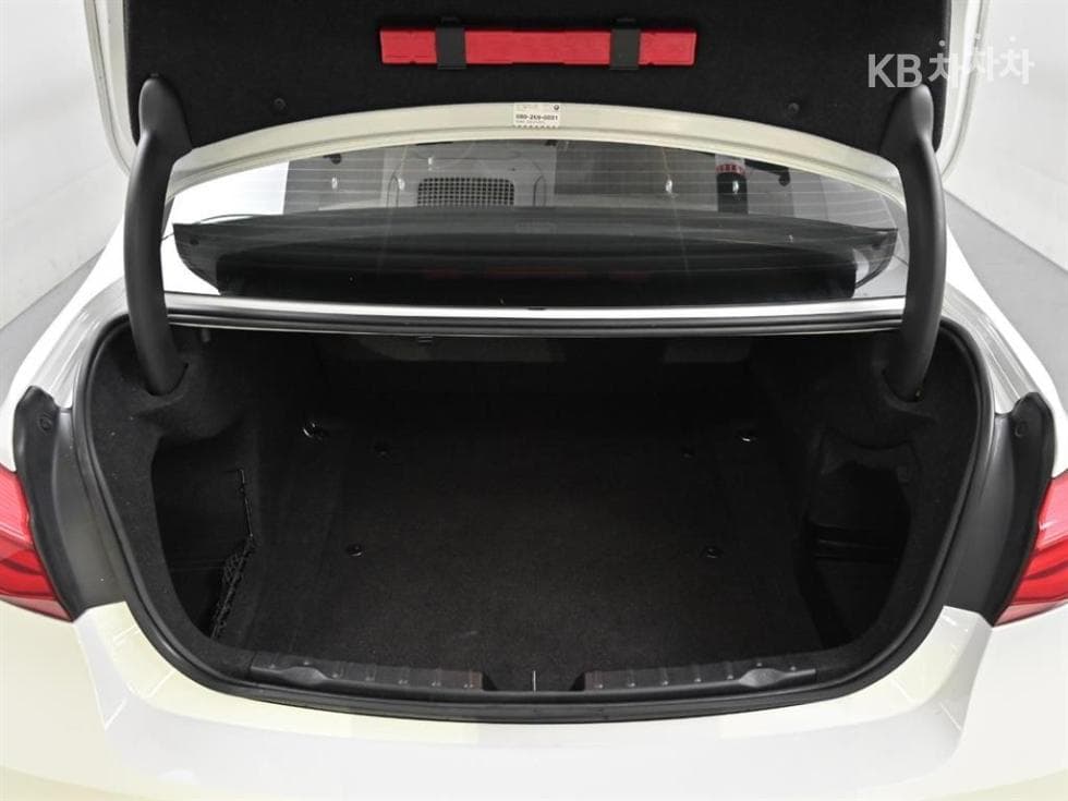 BMW Нов3 Серия320i Седан M스포츠 F30 - 18