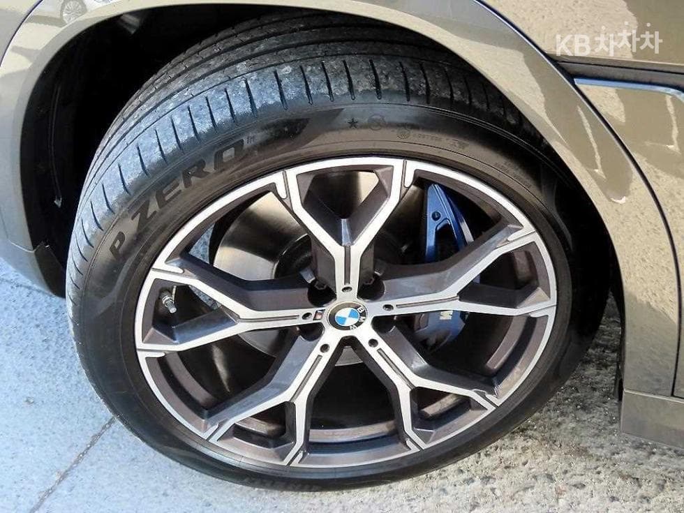 BMW X6(G06)xDrive 40i M Sport Package - 20