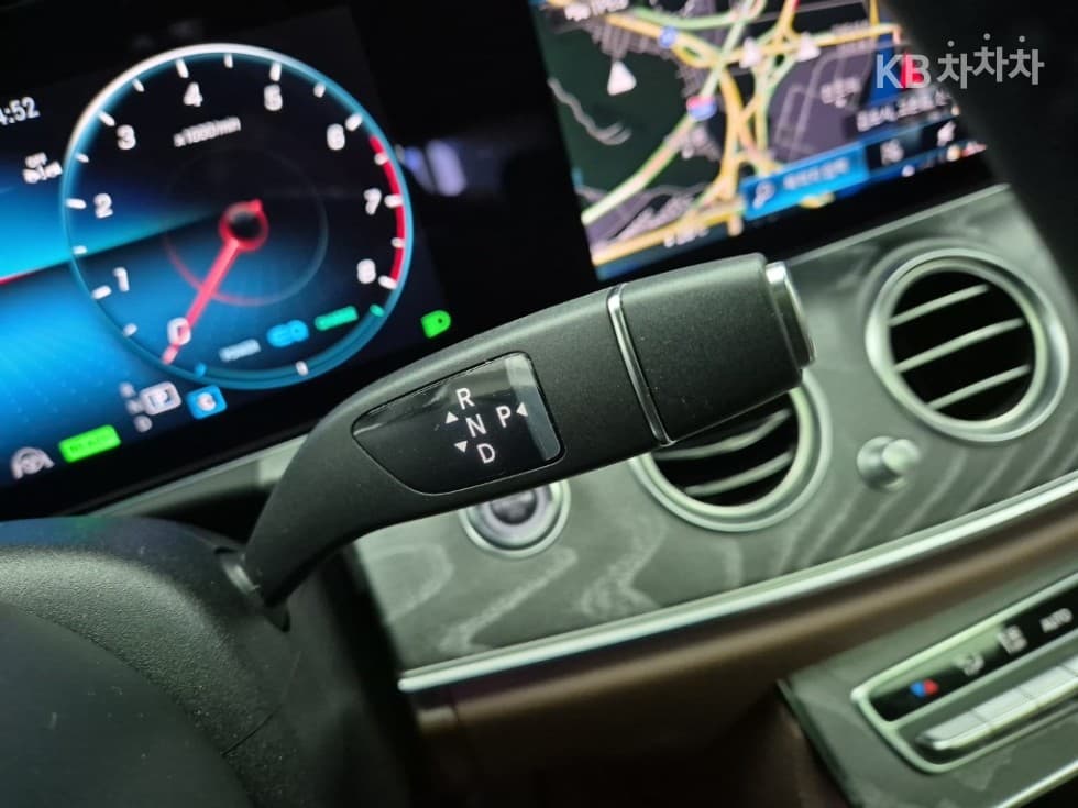 Mercedes-Benz E-Клас (W213)E350 4MATIC Avantgarde - 8