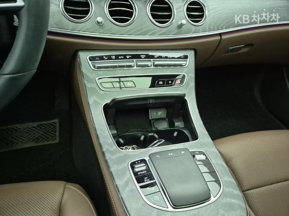 Mercedes-Benz E-Клас (W213)E350 4MATIC Avantgarde - 10