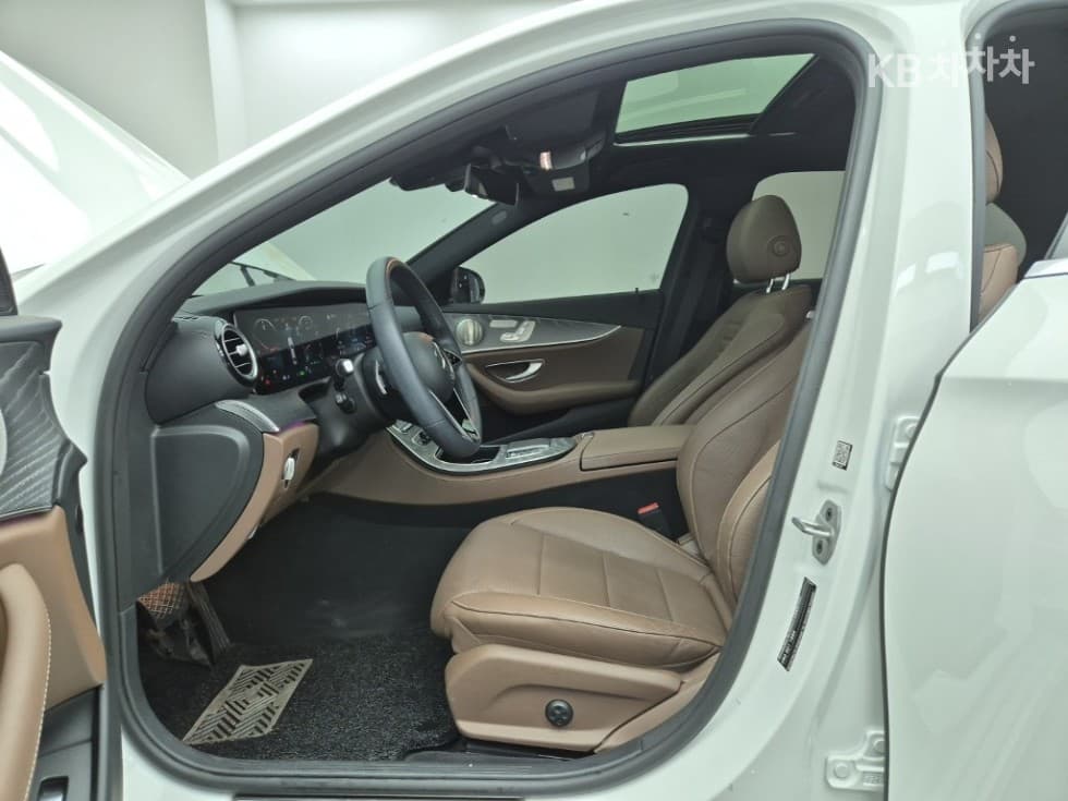 Mercedes-Benz E-Клас (W213)E350 4MATIC Avantgarde - 11