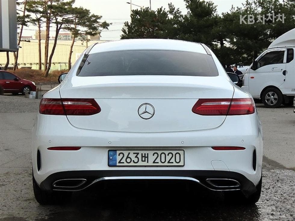 Mercedes-Benz E-Клас (W213)E220d COUPE - 4