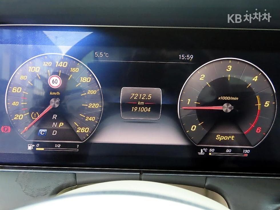 Mercedes-Benz E-Клас (W213)E220d COUPE - 9