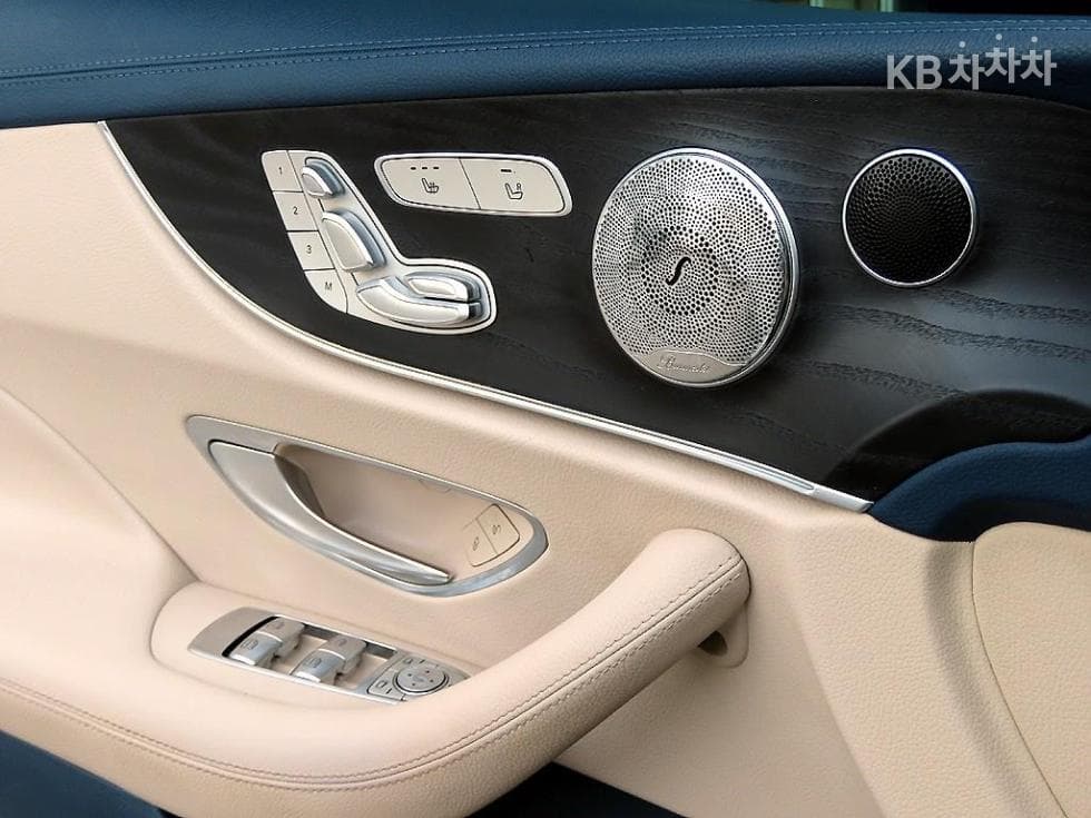 Mercedes-Benz E-Клас (W213)E220d COUPE - 12