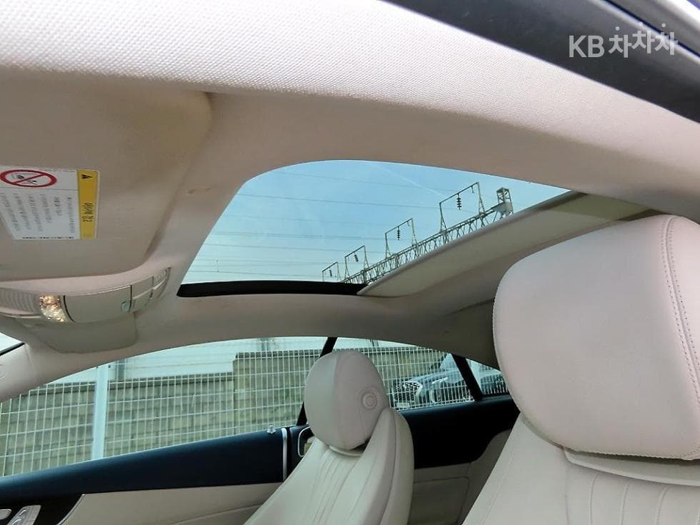 Mercedes-Benz E-Клас (W213)E220d COUPE - 18