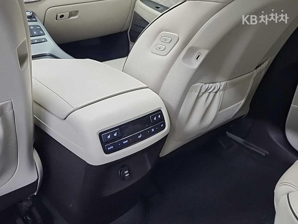 Hyundai Palisade2.2 Diesel 7-seater (Limousine) AWD Calligraphy - 13