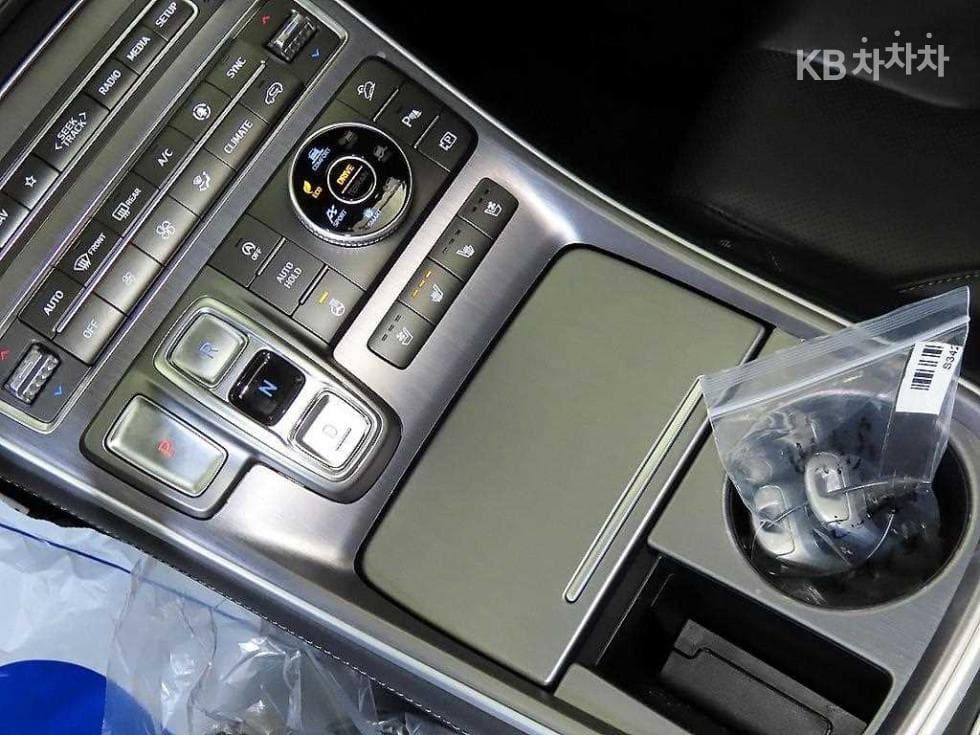 Хюндай The New (фейслифт) Санта Фе TMБензин 2.5T 4x4 Calligraphy - 12