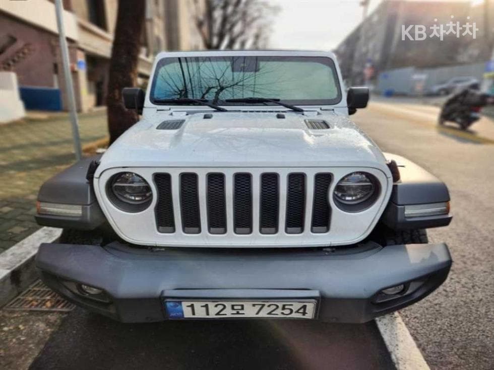지프 랭글러 (JL) 2.0 루비콘 파워Товарна надстройка 4도어 Стандартен - Image 1