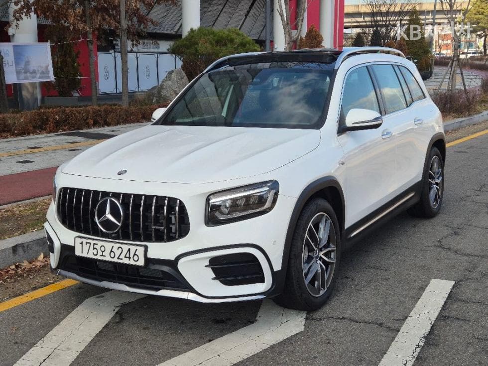 Mercedes-Benz GLB(X247) M-AMG GLB 35 4Matic - Image 1