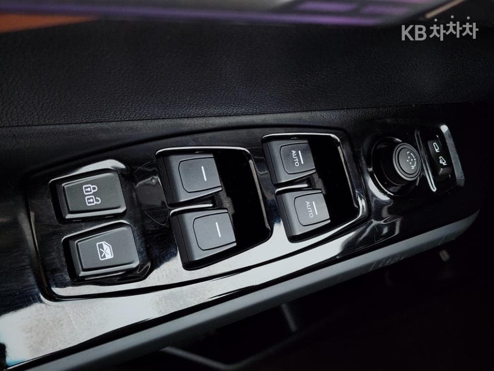 KG Mobility 토레스(J100)1.5 GDI Turbo AWD T7 - 14