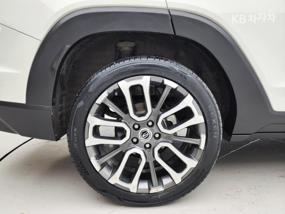 KG Mobility 토레스(J100)1.5 GDI Turbo AWD T7 - 25