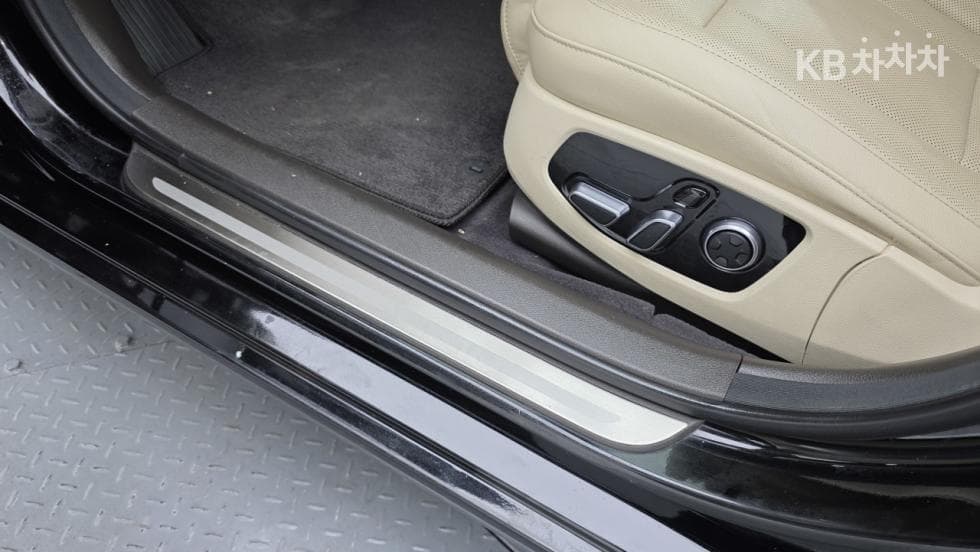 Kia The New (facelift) K9(Second generation)3.8 GDI 플래티넘 - 18