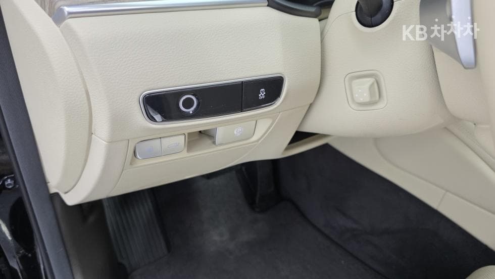 Kia The New (facelift) K9(Second generation)3.8 GDI 플래티넘 - 19