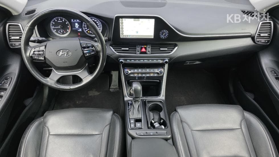 Hyundai Grandeur (Azera)IG2.4 Premium Standard - 10