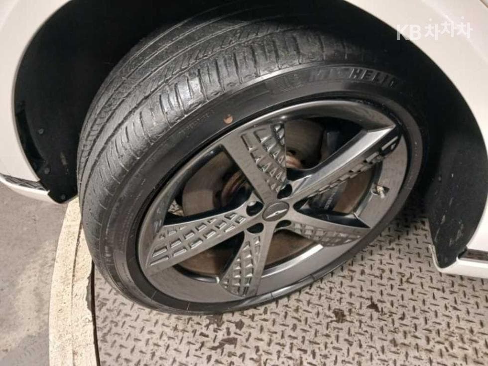 Genesis GV70Gasoline 2.5T AWD - 20