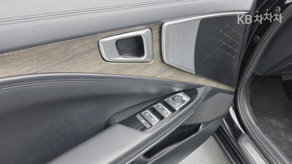 Kia K8 Hybrid1.6 Turbo Noblesse - 21